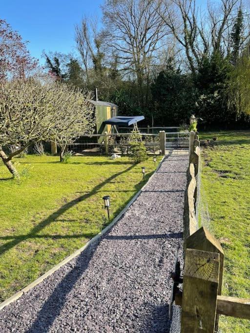 Forest View Shepherd Hut Ewhurst Екстериор снимка